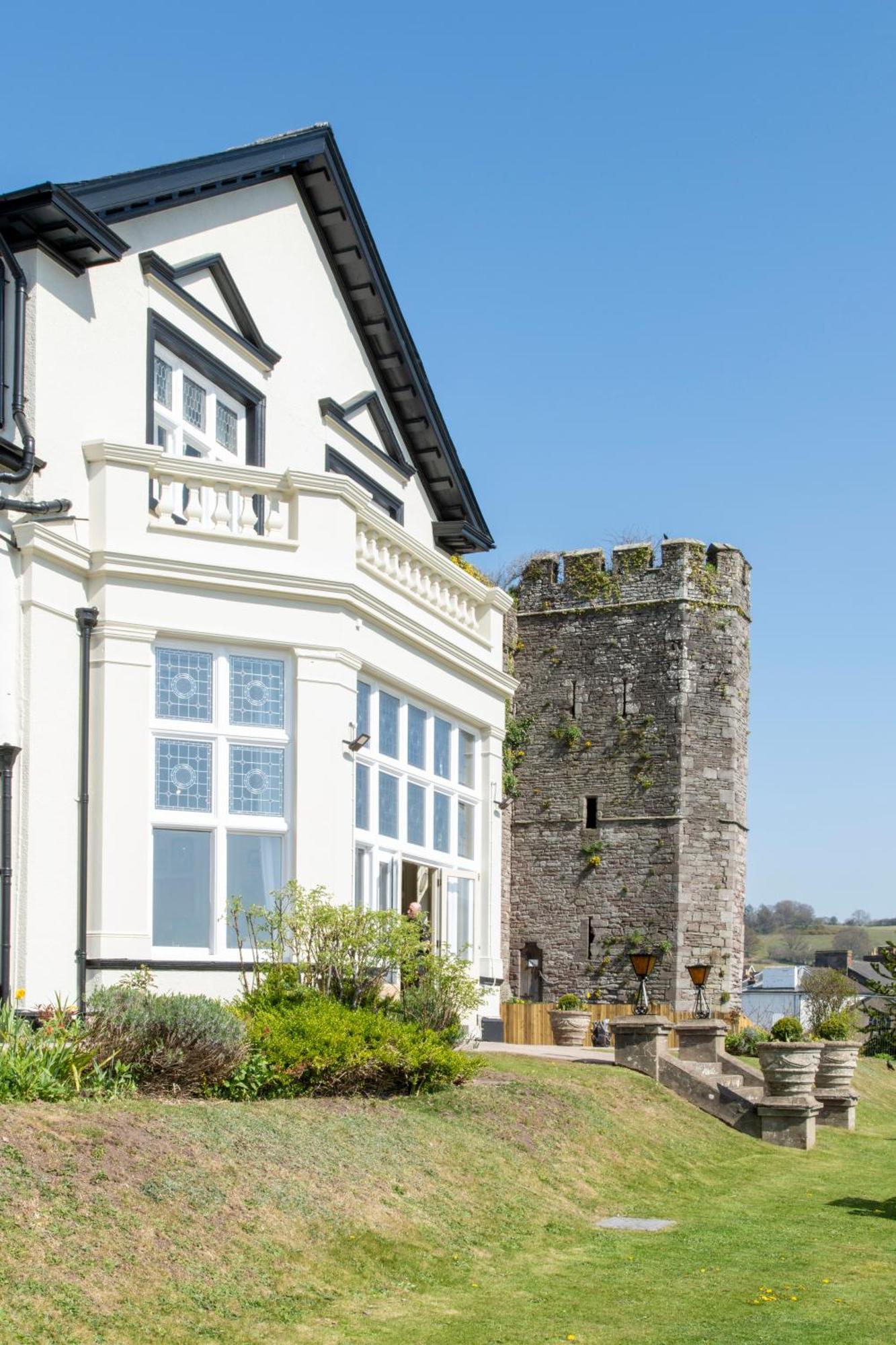 The Castle Of Brecon Hotel, Brecon, Powys Exterior foto